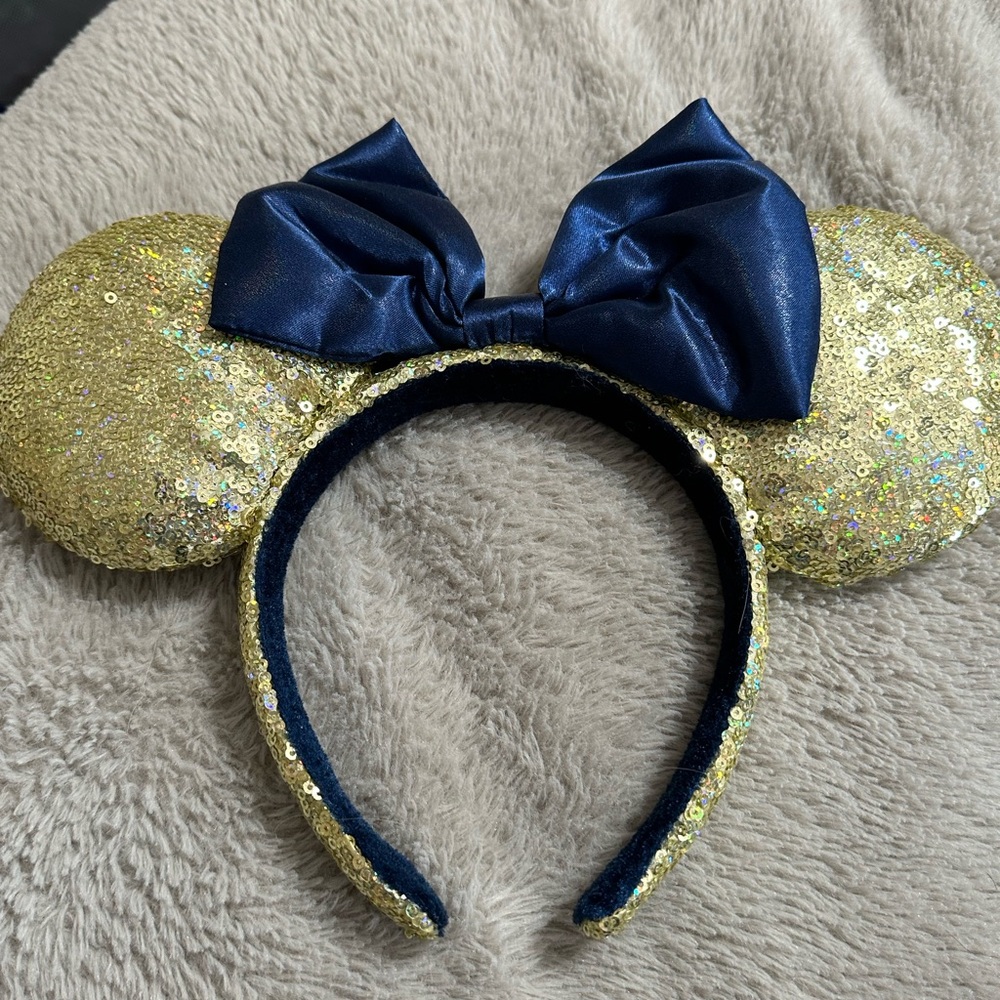 Disney Good sequin ears